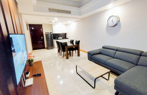 Surabaya Apartment | 2Br Luxurious And Spacious Apartment At One East Penthouse Residence