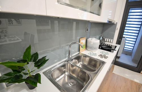 Ngoc Khanh House | 2BR - MODERN SERVICED APARTMENT WITH LAKE VIEW