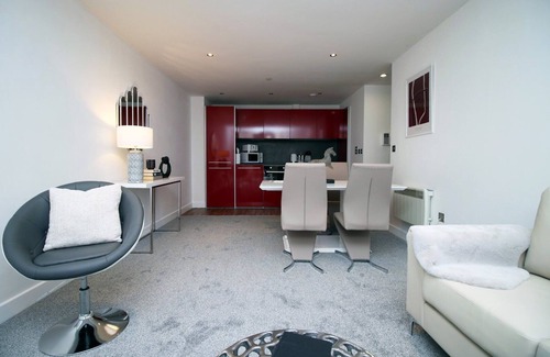 Bristol Old City Apartment | 2BR Near City centre