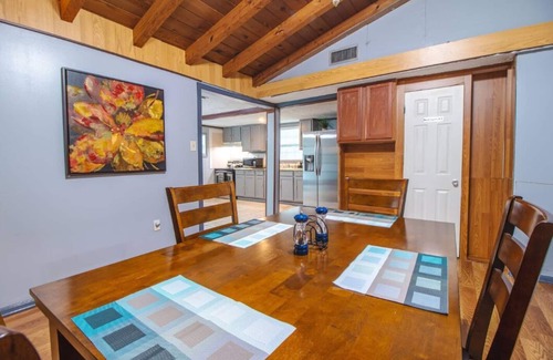 Union Park House | 2BR Orlando Escape |Close to Disney + Pet-Friendly