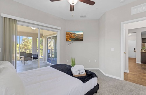 Ocoee Apartment | 2BR Orlando Oasis: Balcony, Cozy, Great Amenities!