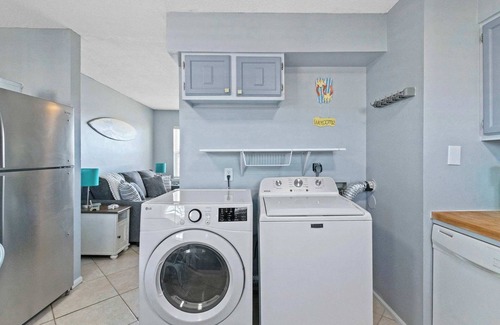 Gulf Shores Apartment | 2BR Retreat with Pool, Near Beach and The Hangout