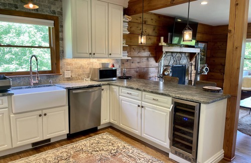 Banner Elk House | 2BR Secluded House with Amazing Mountain View & Dog Friendly!