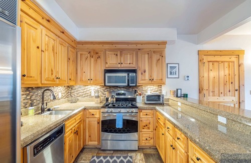 Mountain Village Condo | 2BR Ski-In, Ski-Out Telluride Condo