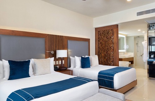 San Jose del Cabo Resort | ✩ 2BR Suite ✩ 1776ft² ✩ Private Terrace ✩ Convenient Drive from Airport✩