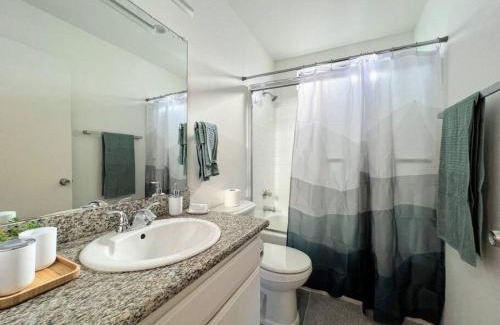 Universal City House | 2BR Suite in the Heart of Hollywood -BR5