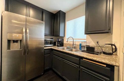 Universal City House | 2BR Suite in the Heart of Hollywood -BR5