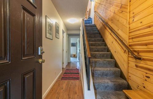 Carnelian Woods House | 2BR Townhome Walk to Beach or Trails