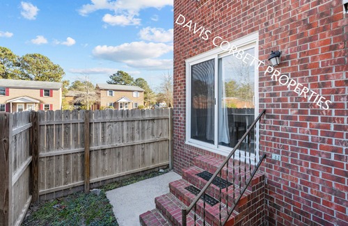 Greenville House | 2BR Townhouse Duplex 8 min to ECU 10 min to Vidant