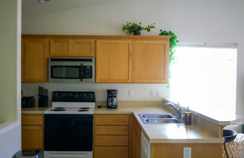Camas House | 2BR w SAUNA near Downtown Camas & Waterfront