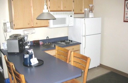 Miramonte Resort | 2BR w/WiFi & Resort Pool Near Attractions- Golf, Hike, Explore, Shop & Dine!
