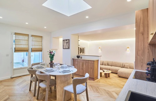 Hopital Saint-Louis Apartment | 2BR With AC Canal Saint-martin