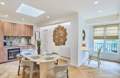 Hopital Saint-Louis Apartment | 2BR With AC Canal Saint-martin