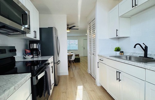 Highland Garden House | 2BRx2BTH near Hollywood Beach with Free Parking, WiFi and AC