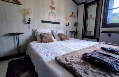Tulle Apartment | 2CH 4pers matelas M de Forme Kitchenette SDB WC au calme côté jardin