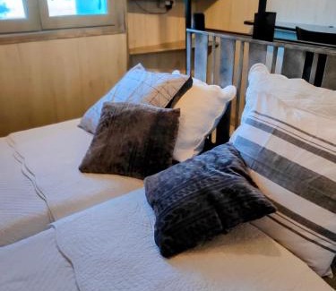 Tulle Apartment | 2CH 4pers matelas M de Forme Kitchenette SDB WC au calme côté jardin