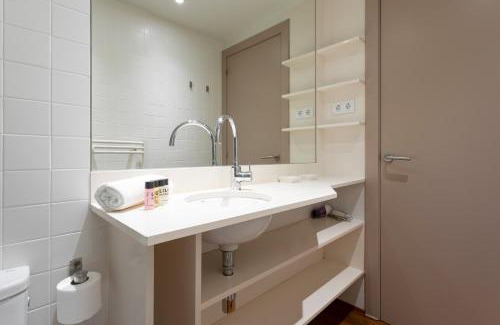 Les Tres Torres Apartment | 2DRR1106- Fantastic apartment with terrace