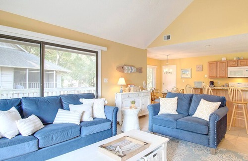 Sea Trail Condo | 2F Colony at Oyster Bay Golf View Condo 3 Miles to Sunset Beach