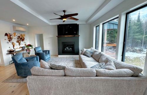 Franconia House | 2M New rustic contemporary home with stunning views, great amenities and perfect private location.