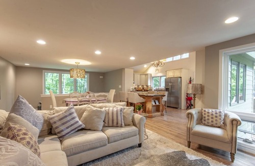 Roseland House | 2min to Ski Hot Tub EV Charger Mountain View DogOK