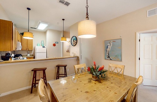 Bahama Bay Condo | 2nd-floor condo with pool & hot tub view, lanai & splash pad- 10 miles to Disney