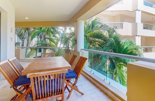 Puerto Morelos House | 2nd-floor ocean-view condo with private balcony, outdoor pool, hot tub, AC