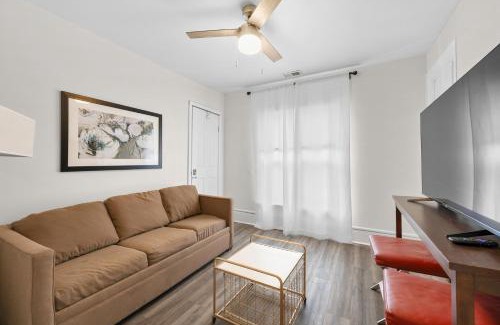 Mexicantown - Southwest Detroit House | 2nd-Floor Retreat in Vibrant Detroit 2 Bedroom