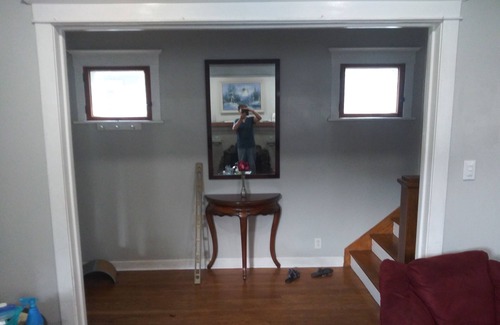 Oak Park House | 2nd floor unit w/ 2 bedrooms/ 1 bath/ kitchen a gym and a deck