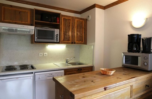 Aussois Apartment | 2nd floor, view open, balcony, tv, ski locker, 50m², Aussois