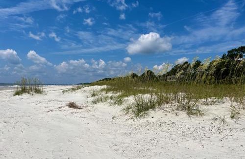 Oceanside House | 2nd Row Beach House - Private Pool - 4 King Bedrooms - 19 Oyster Catcher Rd