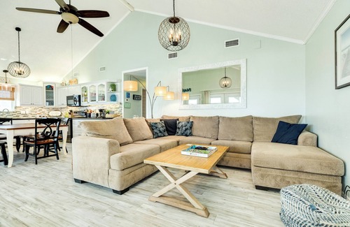 Spanish Grant House | 2nd Row Gulf Views, Elevated Sunning Deck, Updated Interior, Easy Beach Access