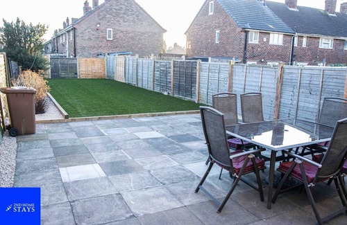 Walsall Apartment | 2ndHomeStays Walsall – Scenic Stay for 7-8 Guests!