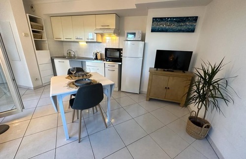 Antibes Apartment | 2P Plein Centre Juan LES Pins Proche Mer, Parking