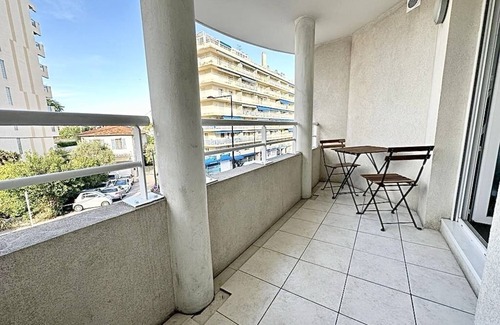 Antibes Apartment | 2P Plein Centre Juan LES Pins Proche Mer, Parking