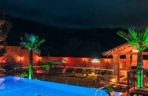 Kartepe Villa | 3+1 Holiday Villa with Heating Pool-Private Pool, Luxury, Fireplace, 7 Persons