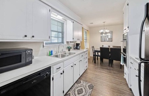 South Tulsa House | 3/2 BR in Midtown Tulsa,Pet-Friendly!
