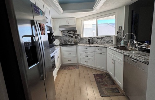 North Redington Beach Condo | 3/2 condo w/large balcony directly on the Gulf of Mexico