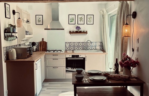Saint-Romain House | 3-4 Cottages Private Pool Stunning Location up to 10 guests, close to Aubeterre