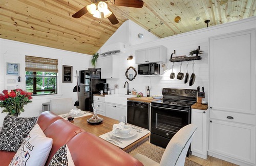 Fredericksburg House | 3 Acre's of Luxury and Views in Fred Wine Country!