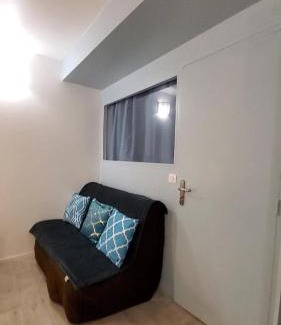 Dieppe Apartment | 3 Appartements DEUX chambres , 1 studio ,L'établissement LA PLAGE A 2 PAS, NETFLIX, lits faits à votre arrivée, serviettes de toilette, Ménage, Wifi, en hyper centre ,Plage à 100m, BOX à Vélos, paiement 3 fois sans frais, prix tout compris
