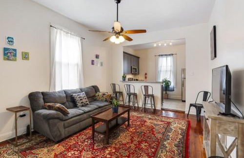 Seventh Ward House | 3 Bb Urban Oasis w Private Parking &amazing patio