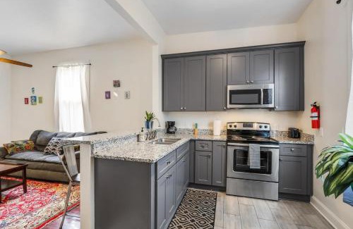 Seventh Ward House | 3 Bb Urban Oasis w Private Parking &amazing patio
