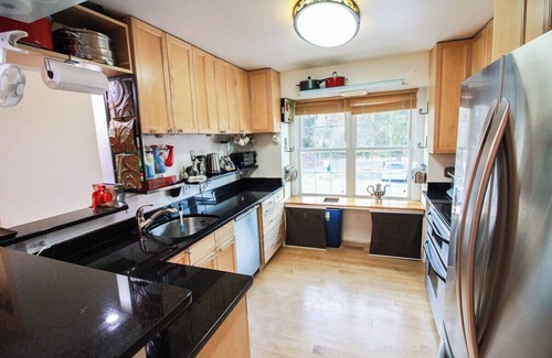 Reston Apartment | 3 Bd 1.5 Ba Glorious & Convenient DC 30 min metro
