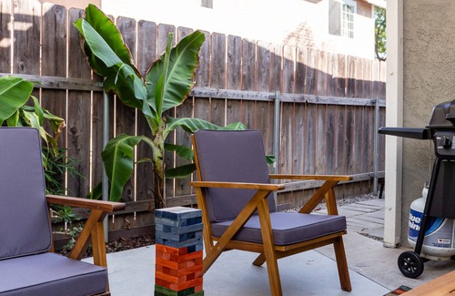 Fullerton House | 3 Bd House Near Disney/Knotts/Convention Ctr~Sleeps 10!~King Beds!