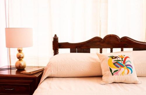 Calzada Madero Apartment | 3 Bd house steps from Santo Domingo