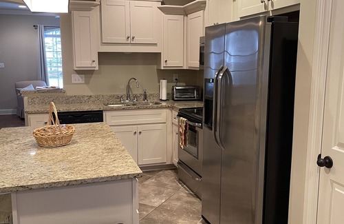 Oxford House | 3 bdr & 3.5 baths condo off S. Lamar and minutes from The Square and Ole Miss!