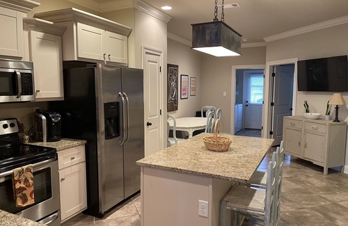 Oxford House | 3 bdr & 3.5 baths condo off S. Lamar and minutes from The Square and Ole Miss!
