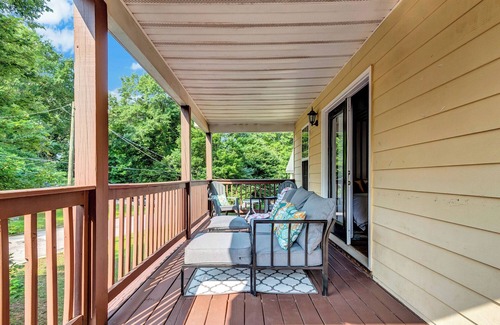 Collier Heights House | 3 BDR 3BA WHOLE HOUSE, 3 DECKS, NEAR DOWNTOWN ATLANTA, BELTLINE, AIRPORT & AUC