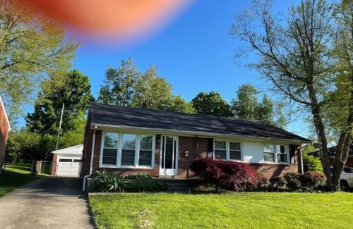 Woodland Hills House | 3 bdrm/1.5 bath, garage w/fenced yard