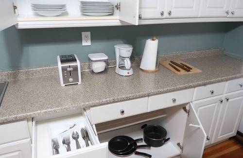 Harbor View - Orient Heights House | 3 bdrm apt near Airport&Downtown